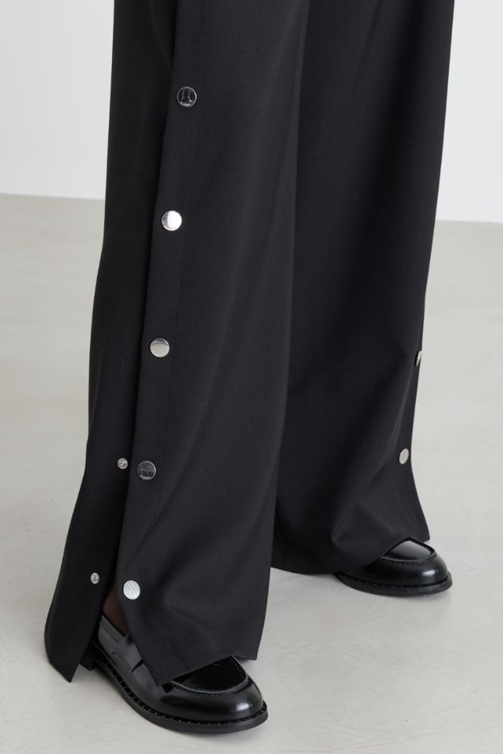 Trousers with Button Detailing - BLACK - Intrend - 3