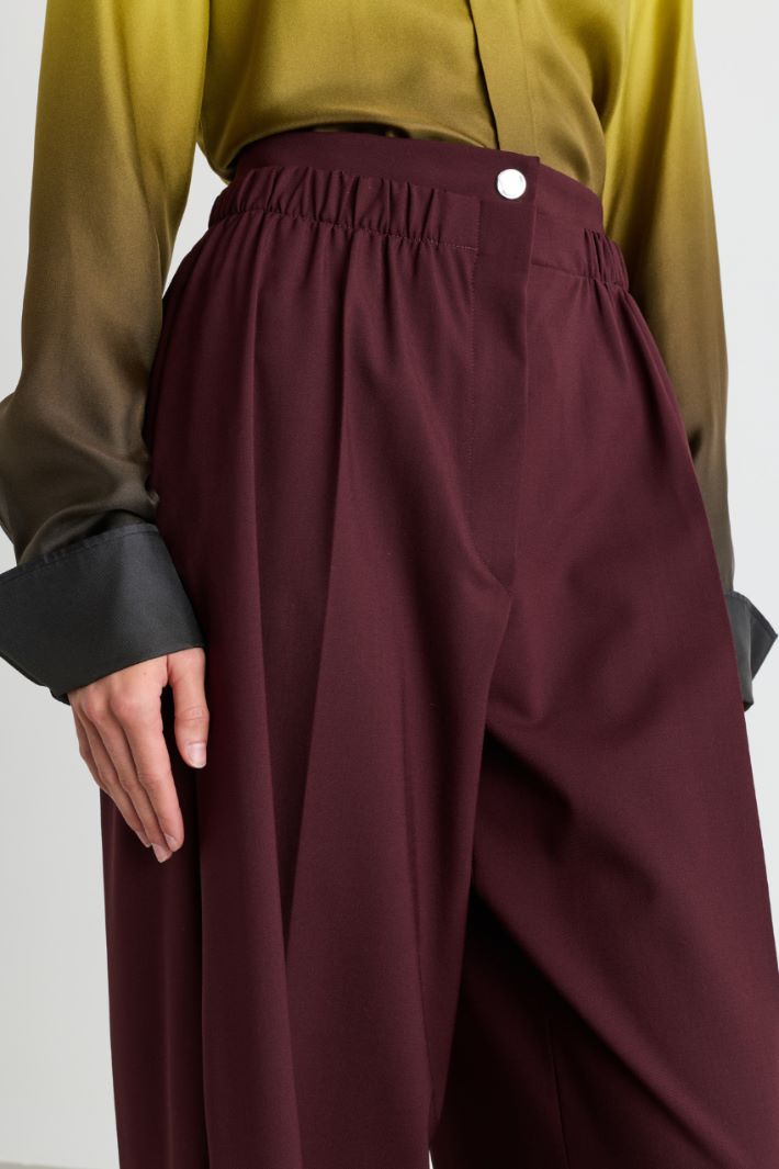 Wide-leg stretch gabardine trousers - BORDEAUX - Intrend - 3