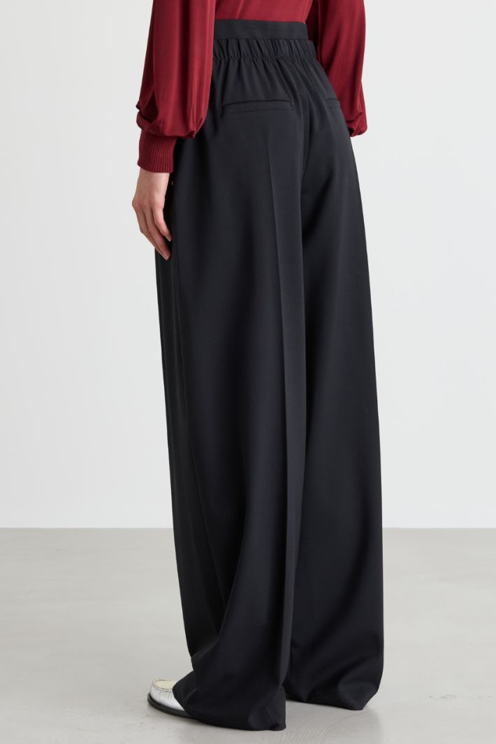 Wide-leg stretch gabardine trousers - BLACK - Intrend - 4