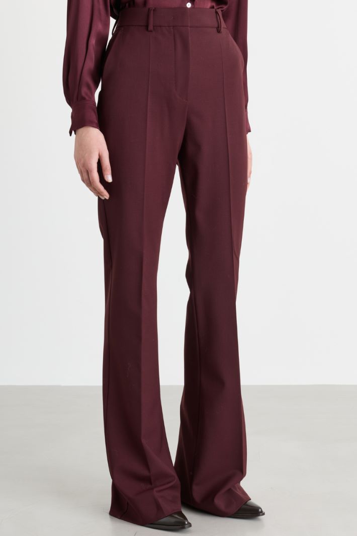 Flared trousers in stretch twill - BORDEAUX - Intrend - 2