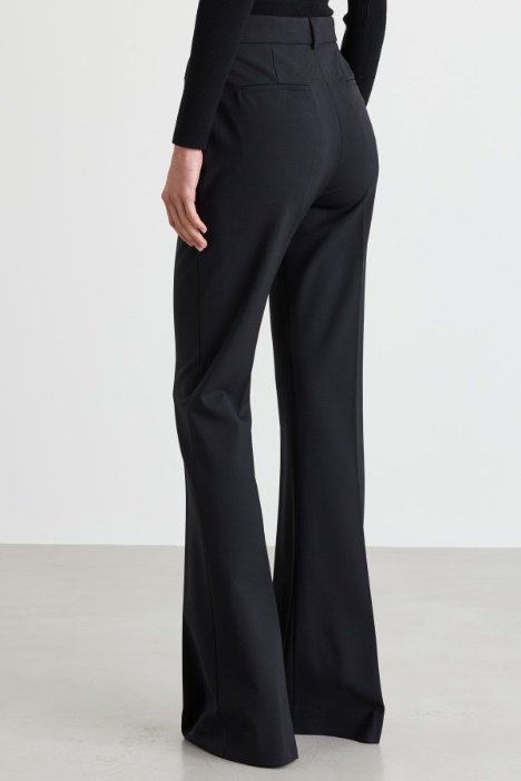 Pantalone flare in saglia di lana stretch