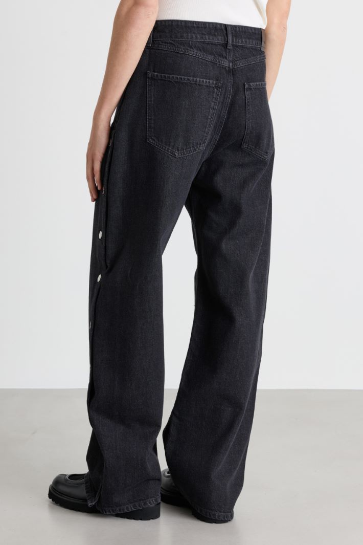 Cocoon-Jeans mit dekorativen Druckknöpfen - BLAU - Intrend - 4