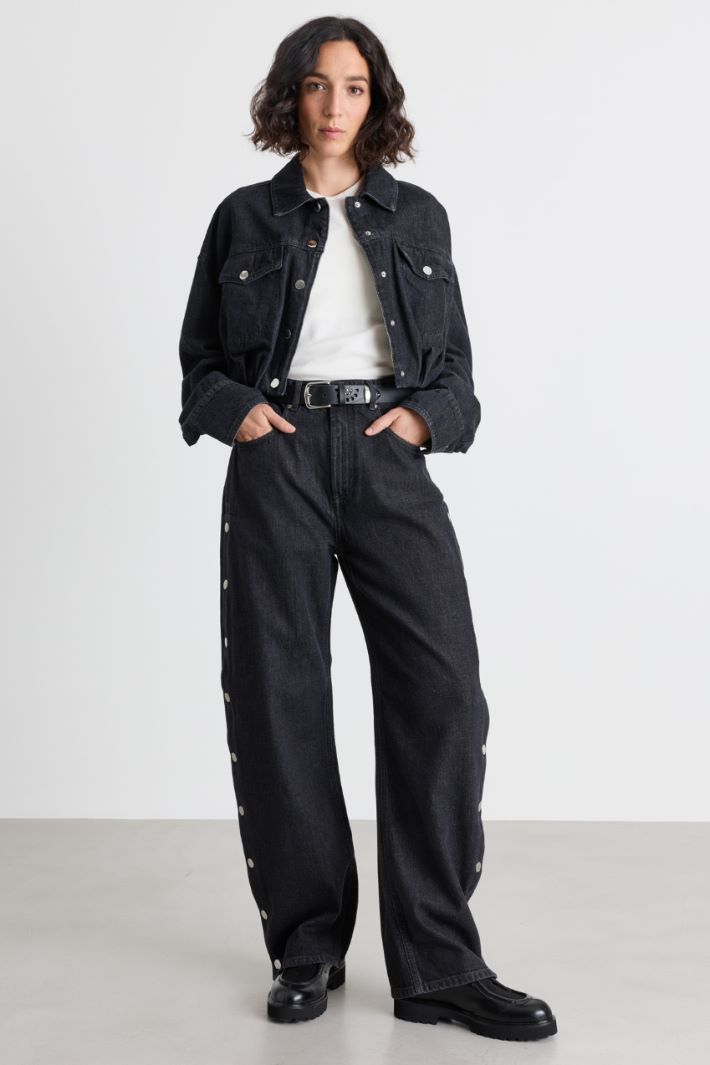 Cocoon-Jeans mit dekorativen Druckknöpfen - BLAU - Intrend
