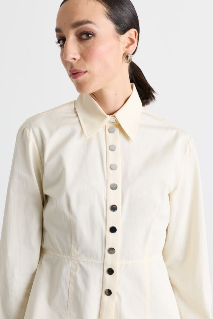 Camicia aderente con taglio in vita - BIANCO - Intrend - 3