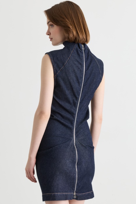 Abito aderente con zip centrale