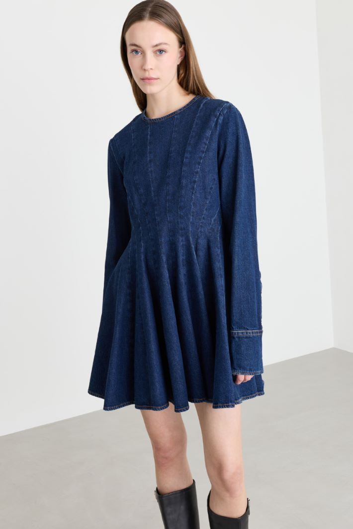 Mini dress with shaping seams - BLUE - Intrend - 2