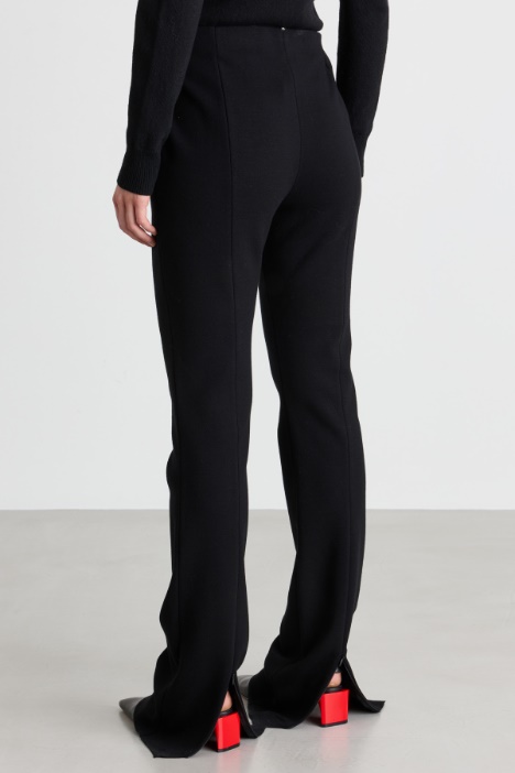 Pantalone aderente a vita bassa