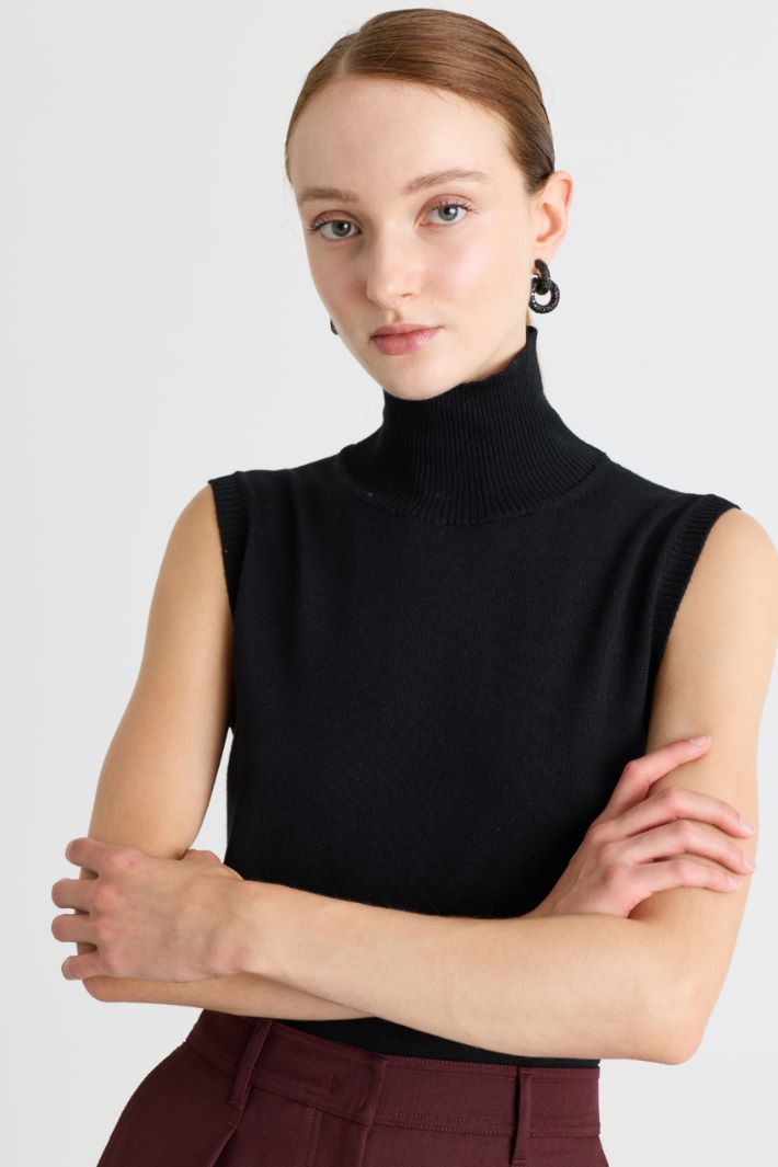 Sleeveless roll-neck jumper - BLACK - Intrend - 3
