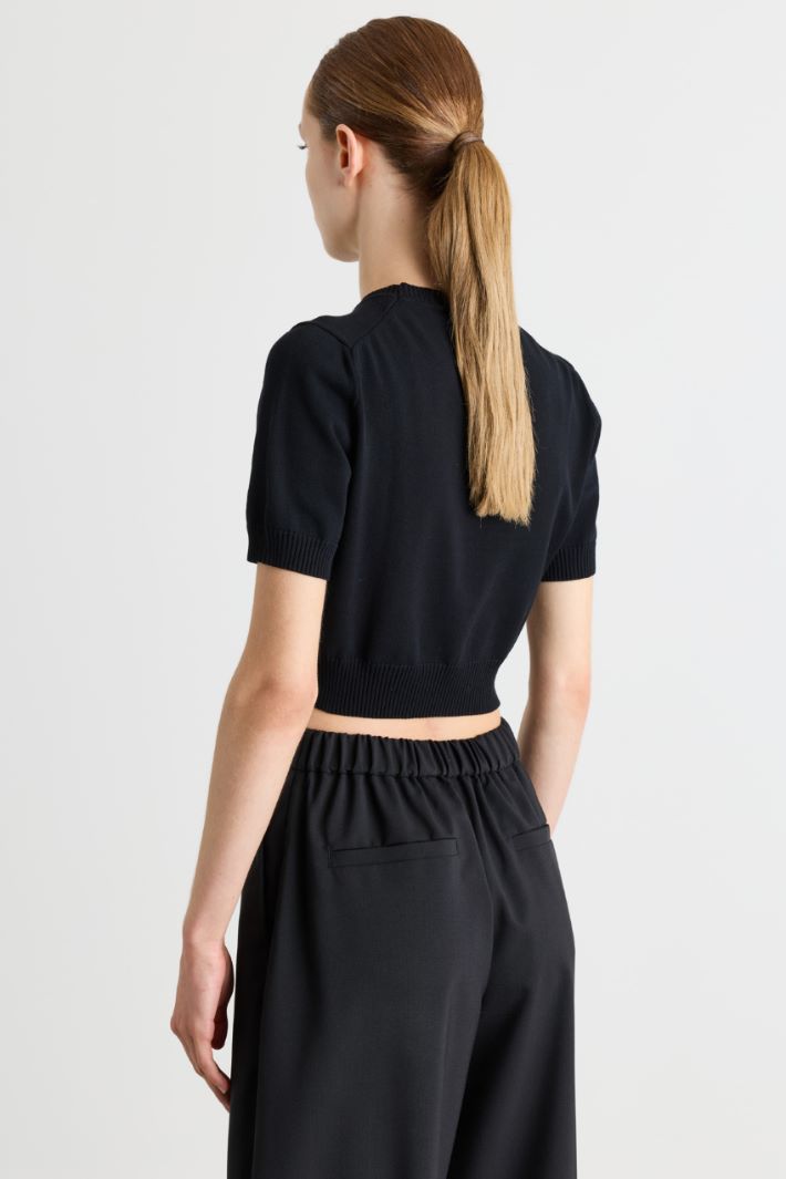Short-Sleeved Knitted Crop Top - BLACK - Intrend - 4