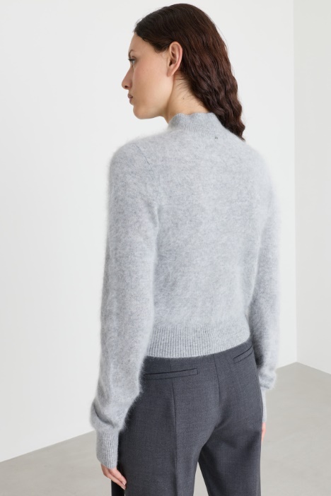 Maglia in puro cashmere con collo rialzato