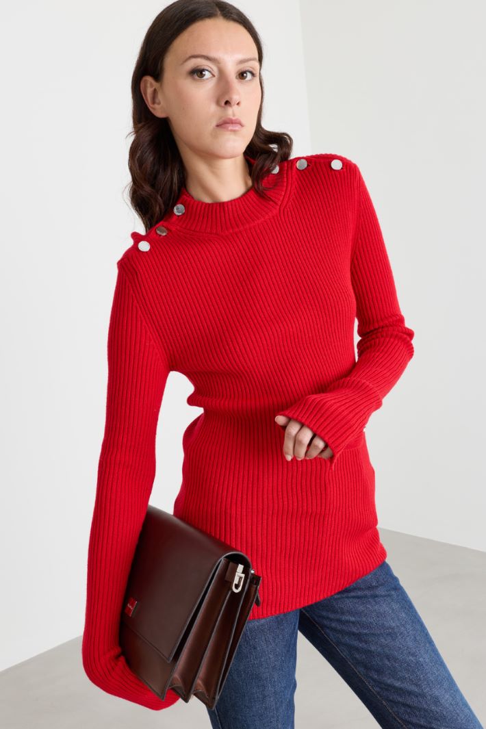 Figurbetonter Strickpullover mit Zierknöpfen - ROT - Intrend - 2