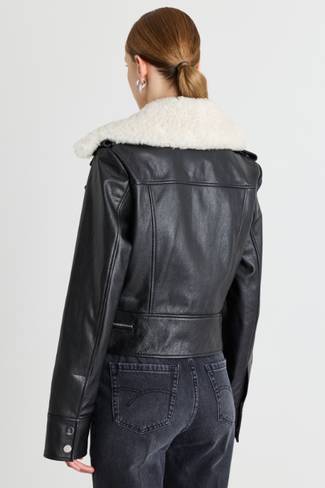 Chaqueta motera con maxicuello
