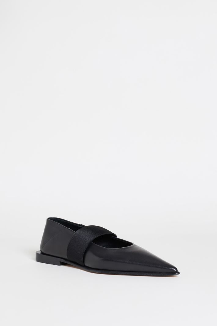 Leather Pointed-Toe Ballet Pumps - BLACK - Intrend - 2