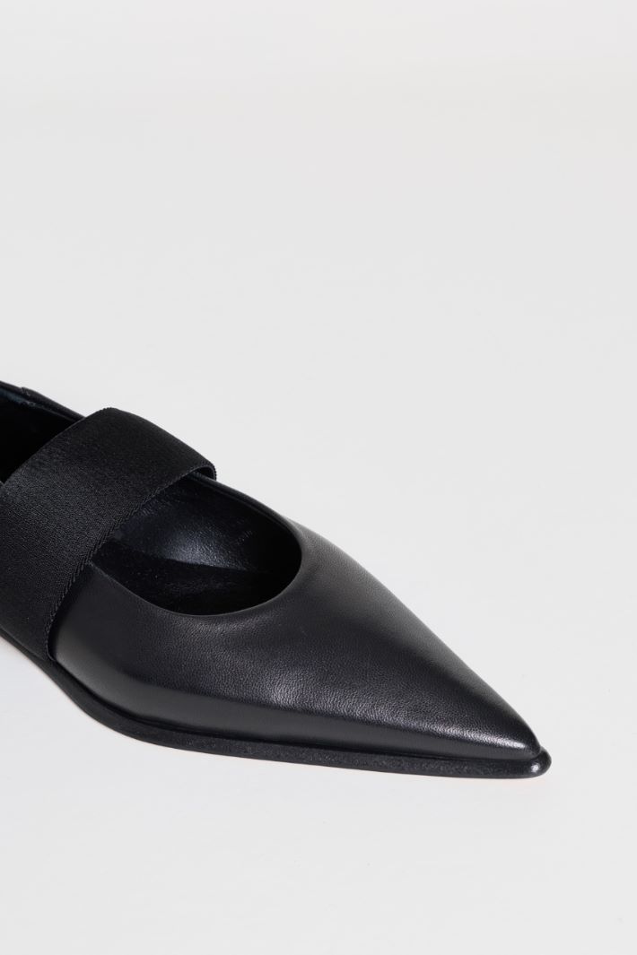 Leather Pointed-Toe Ballet Pumps - BLACK - Intrend - 4