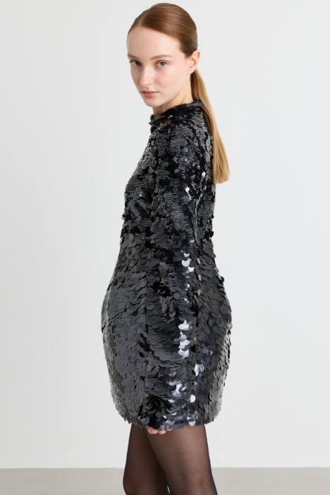 Abito corto con paillettes