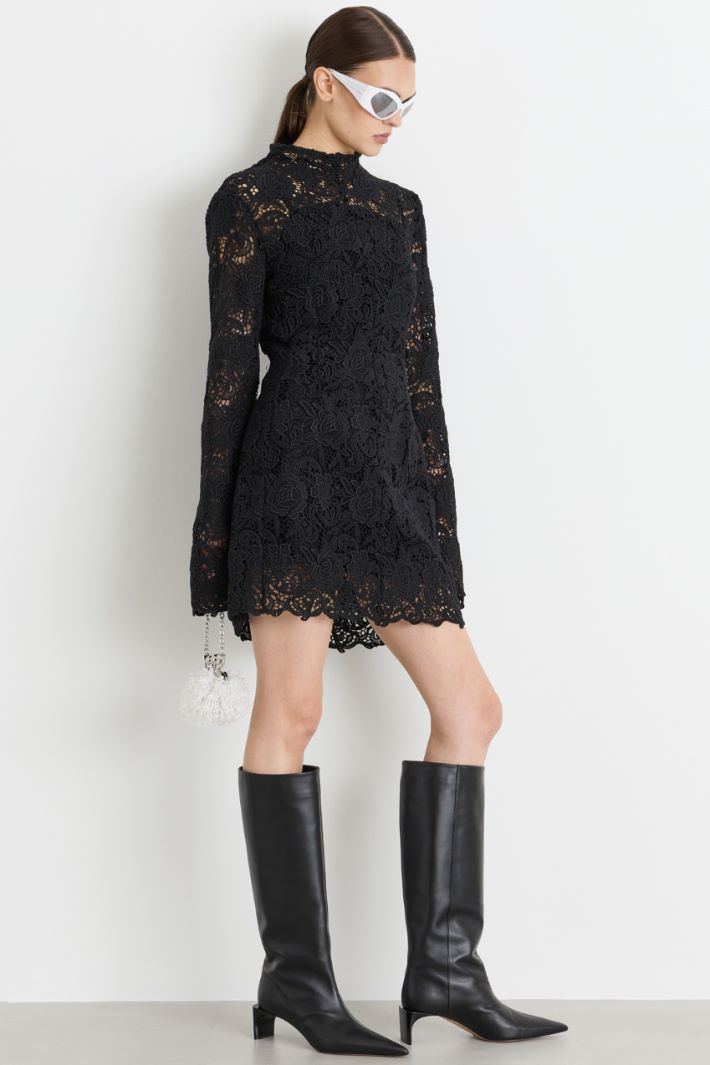 Short floral macramé dress - BLACK - Intrend