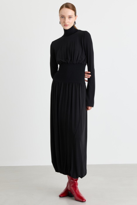 Abito con inserti in maglia