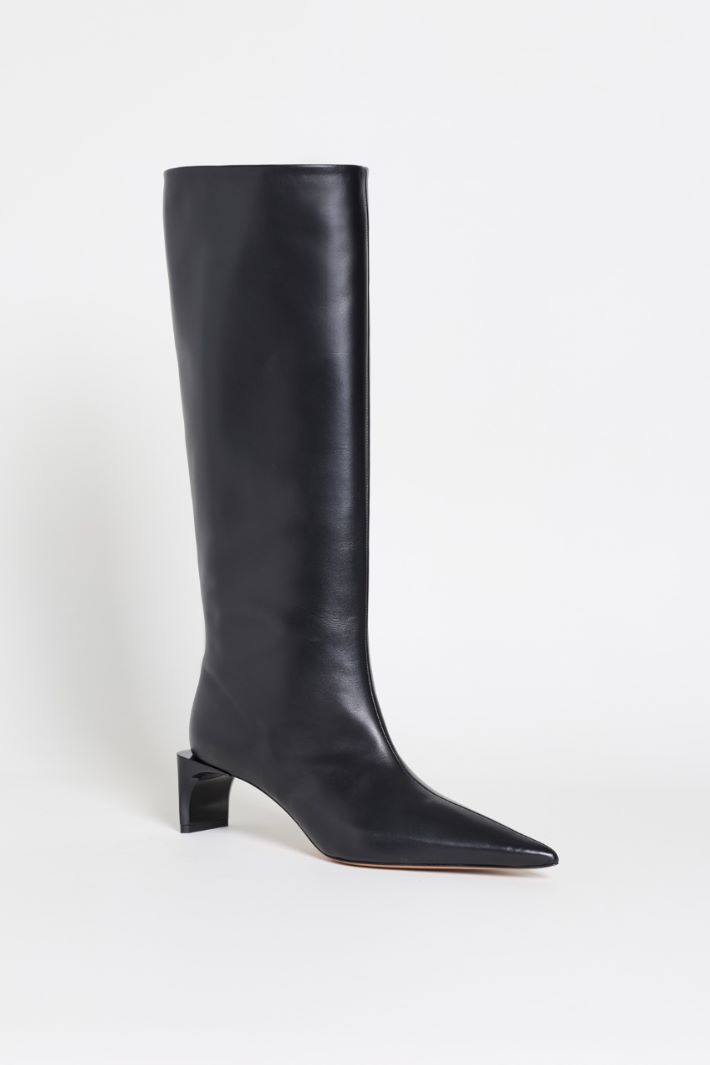 Stiefel mit flachem Absatz - SCHWARZ - Intrend - 2