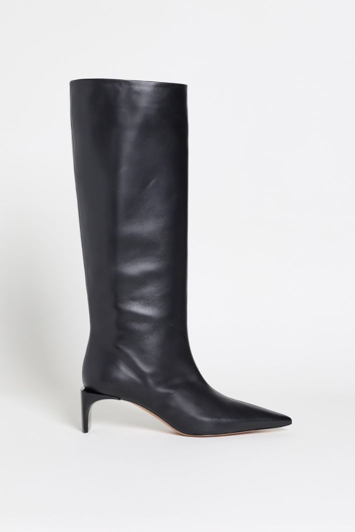 Stiefel mit flachem Absatz - SCHWARZ - Intrend