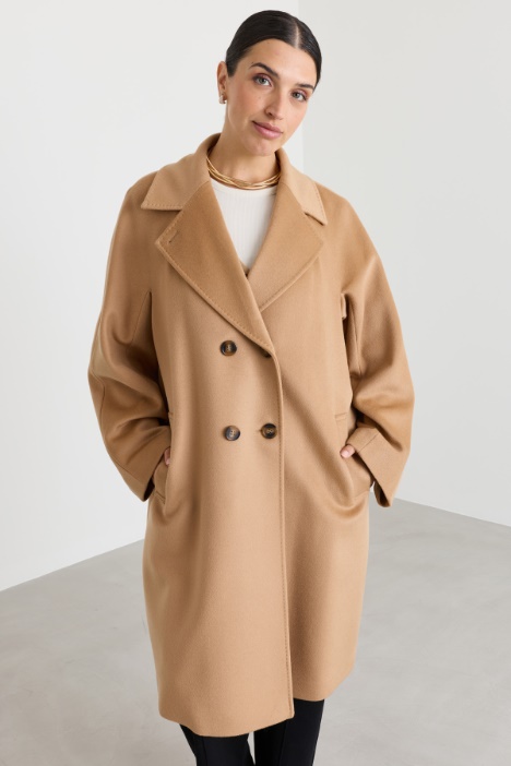 Cappotto ampio in drap di pura lana
