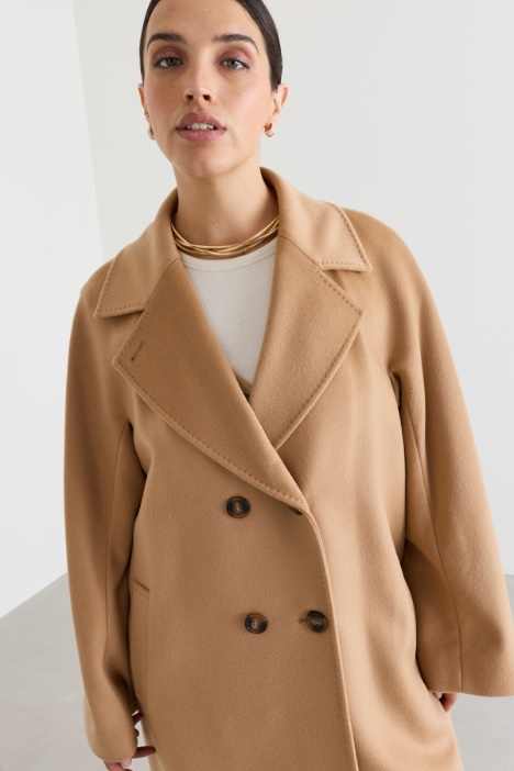 Cappotto ampio in drap di pura lana