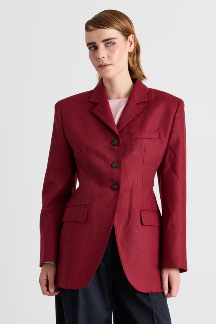 Fitted three-button blazer - BORDEAUX - Intrend - 2