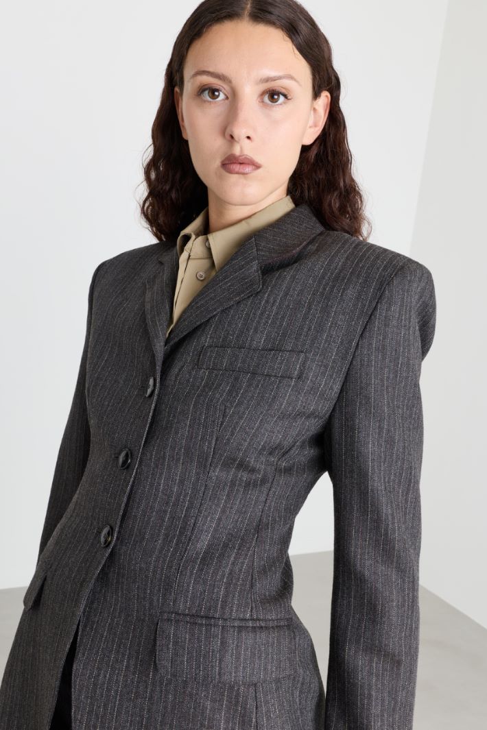 Fitted three-button blazer - GREY - Intrend - 3