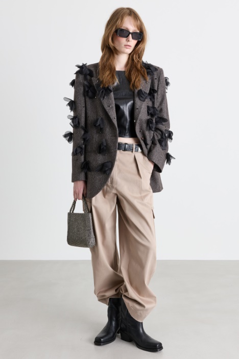 Blazer con bordado floral - Intrend