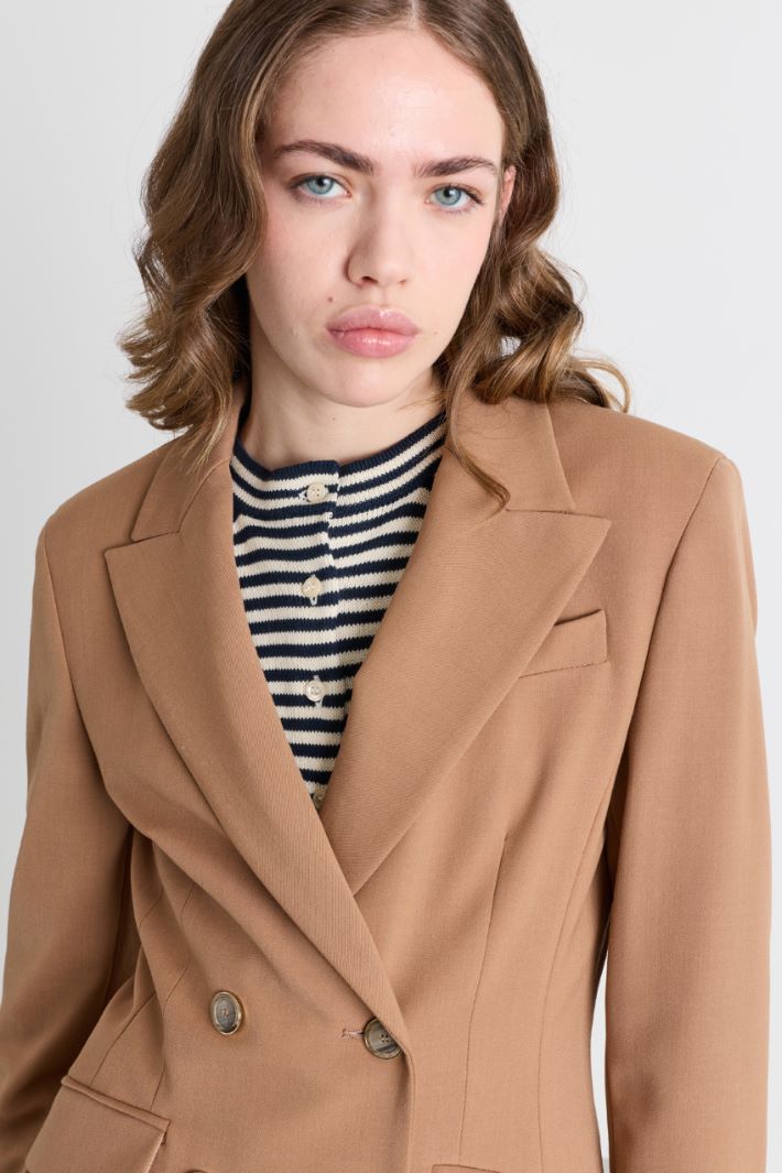 Fitted double-breasted blazer - CAMEL - Intrend - 3