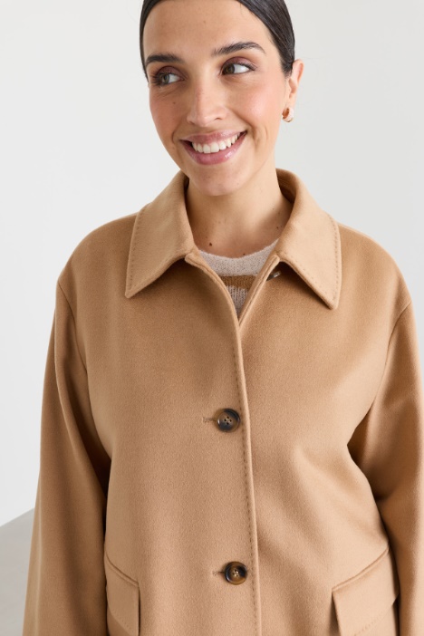Cappotto ampio in drap di pura lana