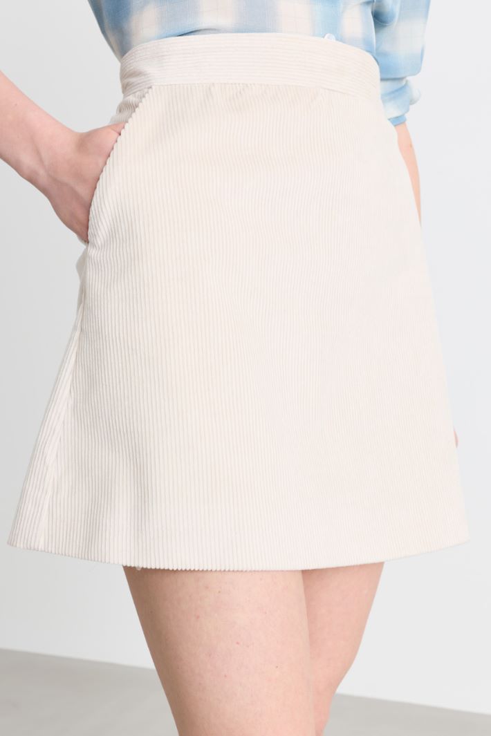 Corduroy Miniskirt - WHITE - Intrend - 3