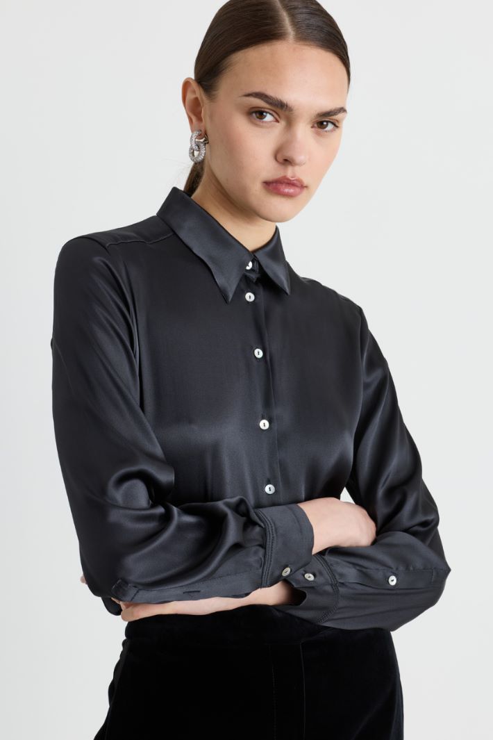 Blusa fluida in raso - NERO - Intrend - 2