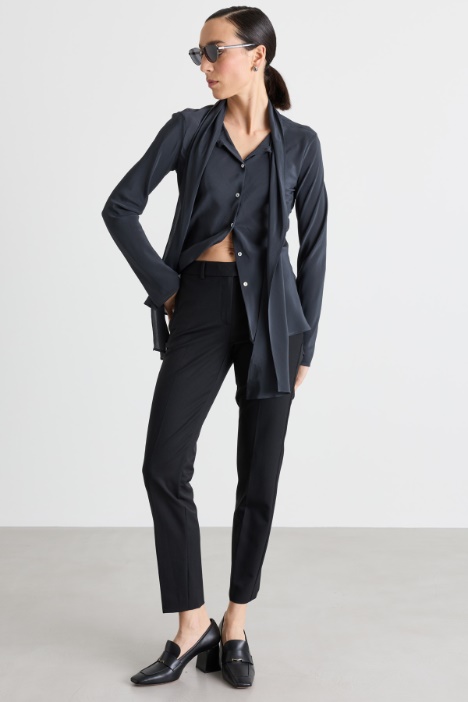 Blusa aderente con collo a foulard - Intrend