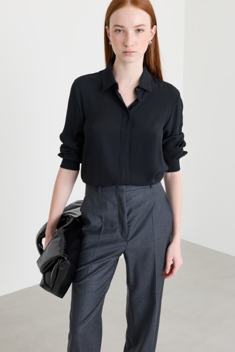 Floral-detail crepe shirt - Intrend