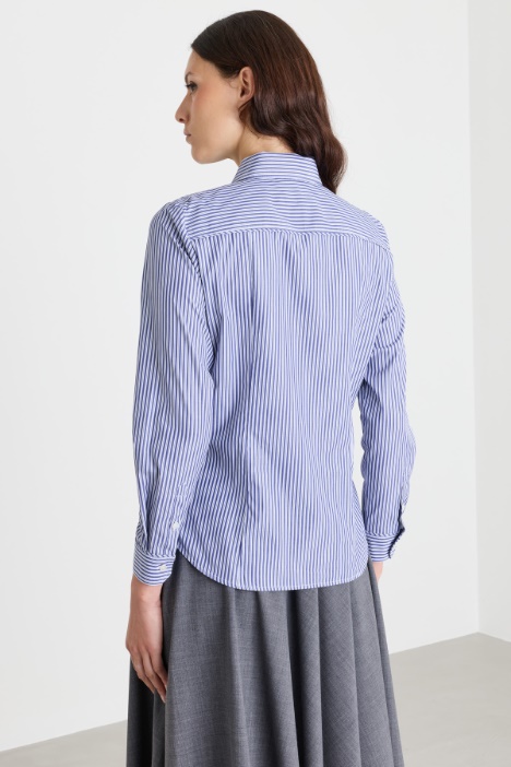 Camicia in popeline con taschino ricamato