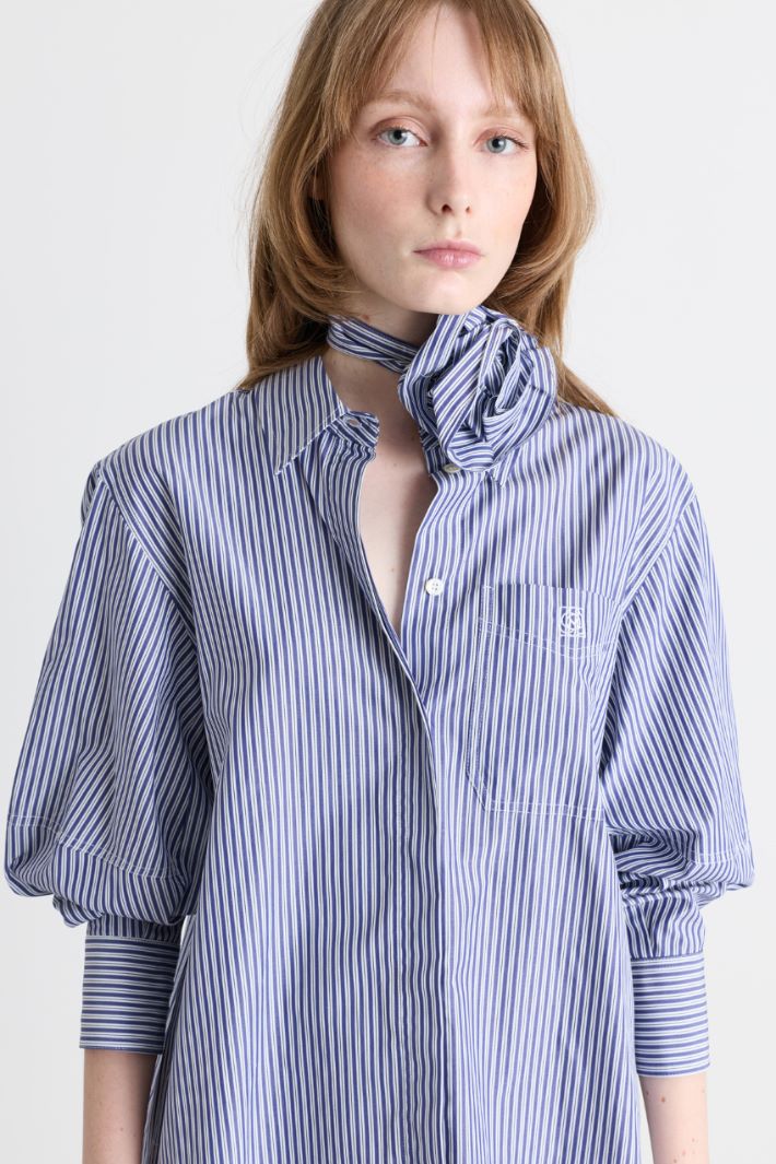 Camicia con cravatta e fiore - BLU BIANCO - Intrend - 3