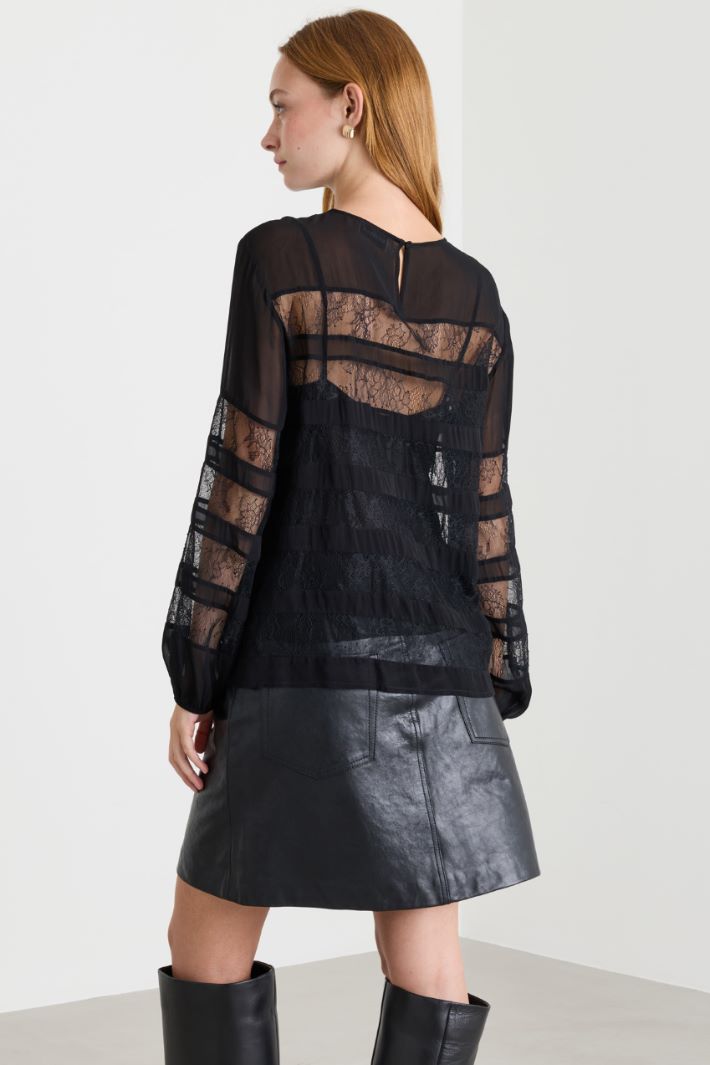 Georgette Blouse with Lace Panels - BLACK - Intrend - 4