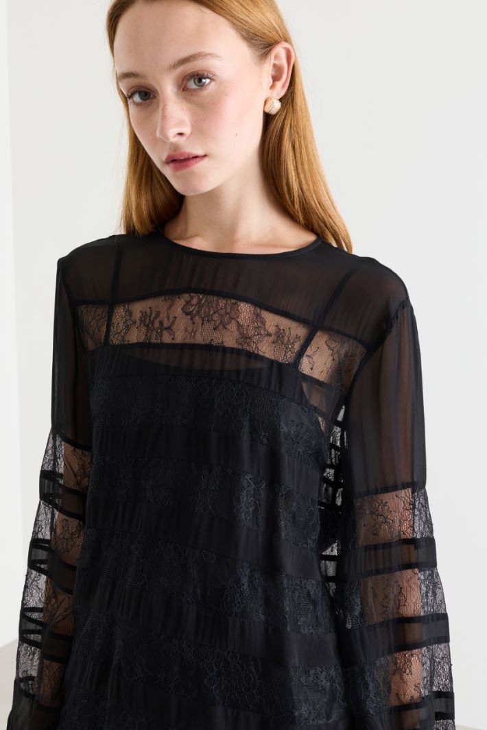 Georgette Blouse with Lace Panels - BLACK - Intrend - 3