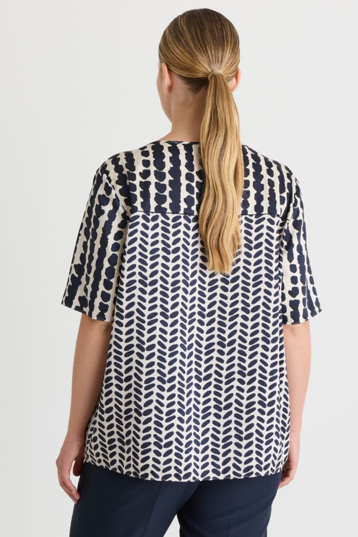Top in raso stampato - BLU BIANCO - Intrend - 2