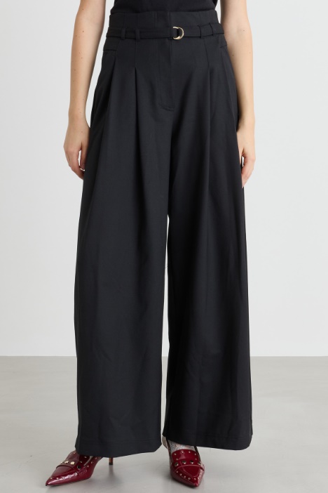 Pantalone a vita alta con cintura