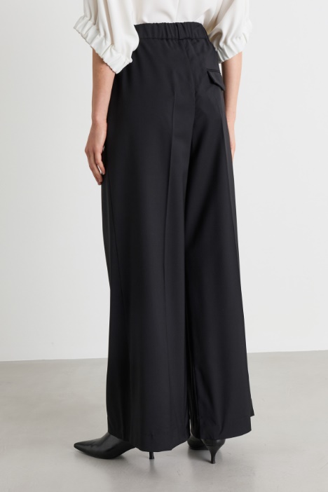 Pantalone ampio in lana con pieghe