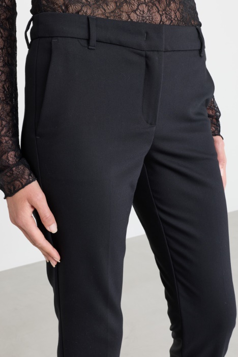 Pantalone dritto con tasche