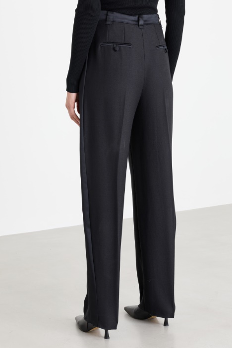 Pantalone barrel in sablé di lana e viscosa