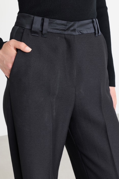 Pantalone barrel in sablé di lana e viscosa