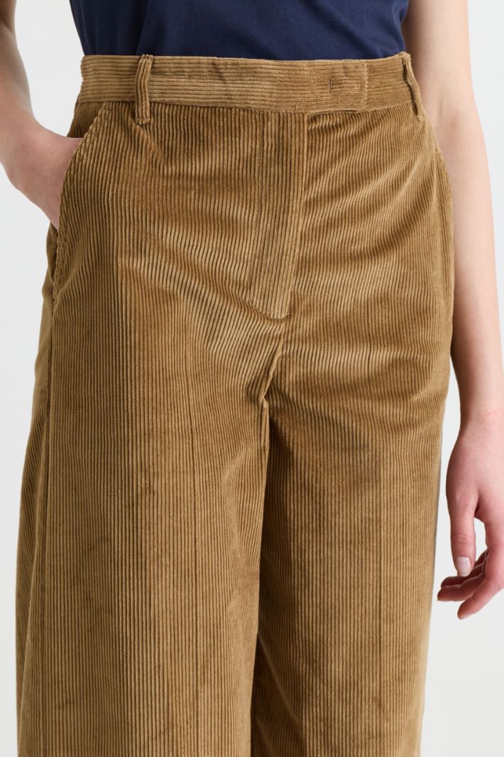Straight corduroy trousers - CAMEL - Intrend - 3
