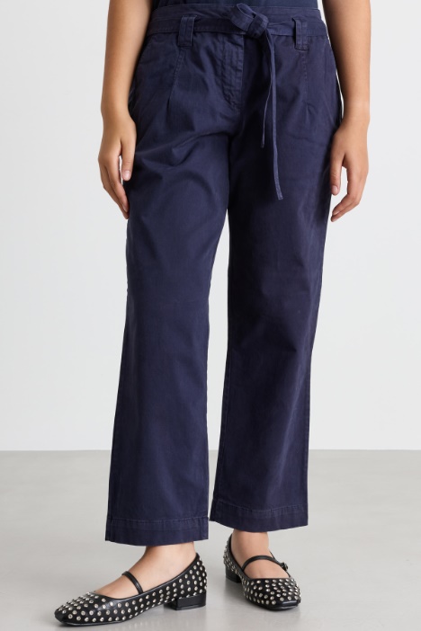 Pantalone in raso di cotone con cintura