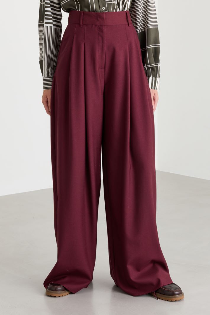 Wide-leg gabardine trousers - BORDEAUX - Intrend - 2
