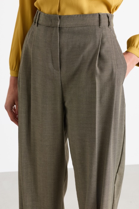 Pantalone carrot in saglia