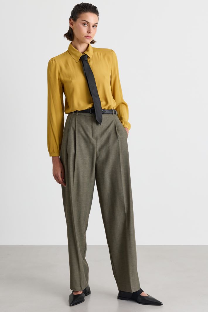 Carrot-fit twill trousers - GREEN - Intrend