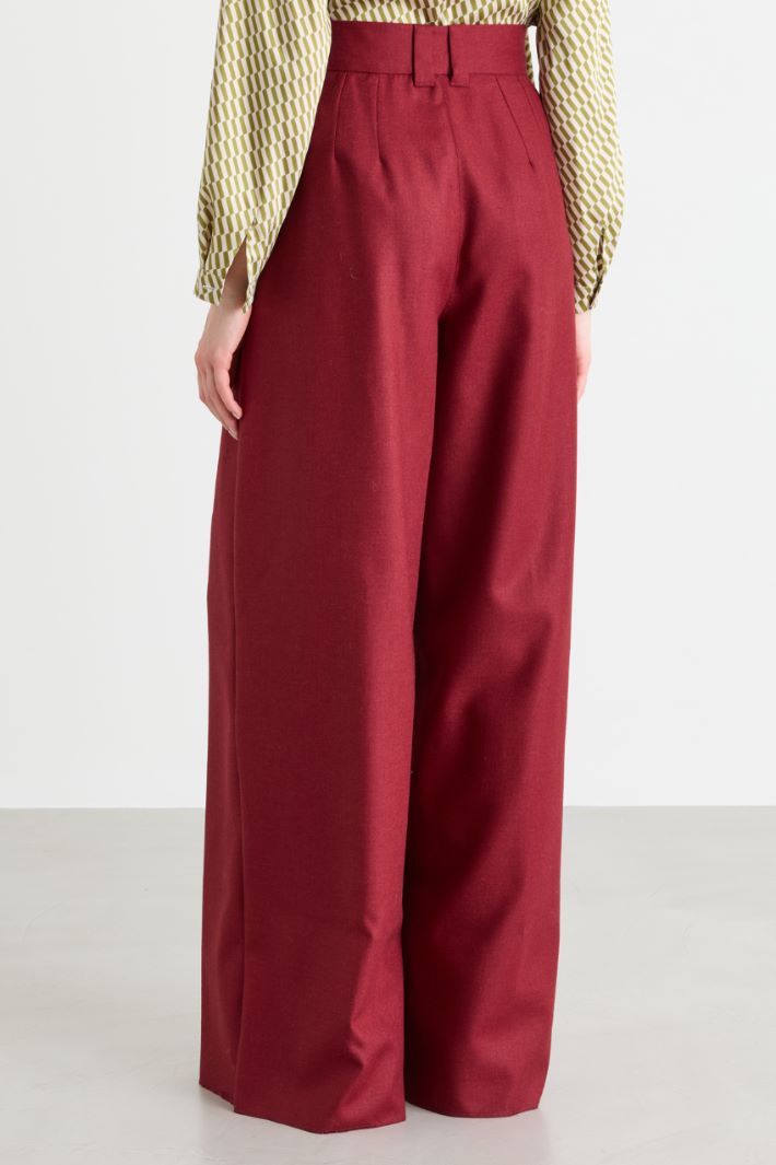 Pleated wide-leg trousers - BORDEAUX - Intrend - 4